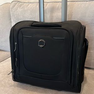 DELSEY Paris Helium DLX Softside Luggage - under seater black 16” carryon bag